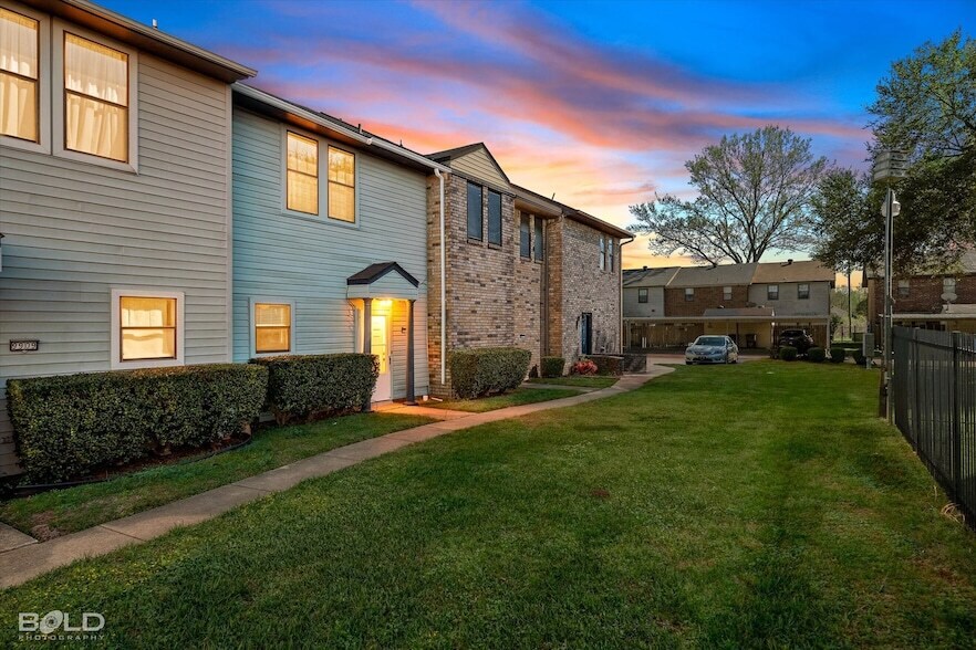 9913 Dagger Point Ln in Shreveport, LA - Building Photo