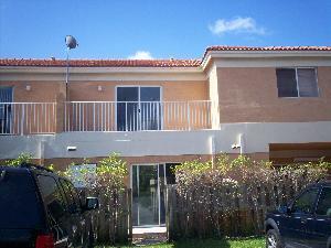 229 E 3rd St in Hialeah, FL - Building Photo - Building Photo