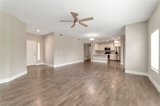 11885 Tevare Ln in Las Vegas, NV - Building Photo - Building Photo