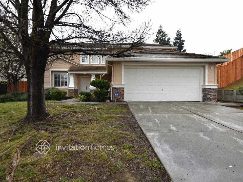 1128 Prewett Ranch Dr in Antioch, CA - Building Photo