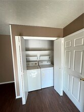 1909 Theodore Dr in Springdale, AR - Foto de edificio - Building Photo