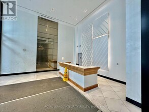 255 Bay St in Ottawa, ON - Building Photo - Building Photo