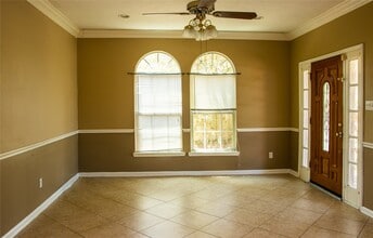 1513 Scarborough Ln in Pasadena, TX - Building Photo - Building Photo