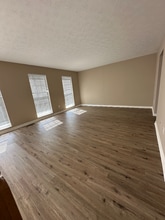 1812 Rosecrans Cir in Florence, KY - Building Photo - Building Photo