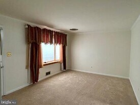 1218 Oakland Terrace Rd in Arbutus, MD - Building Photo
