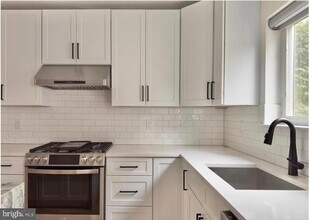 2503 Ingersoll St in Philadelphia, PA - Building Photo - Building Photo