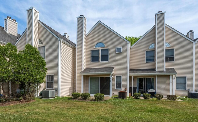 227 Sherbrooke Ct