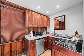 49 Charles St, Unit 1 in Boston, MA - Building Photo - Building Photo