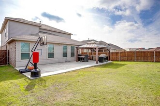 1129 Twin Brooks Ln in Fort Worth, TX - Building Photo - Building Photo