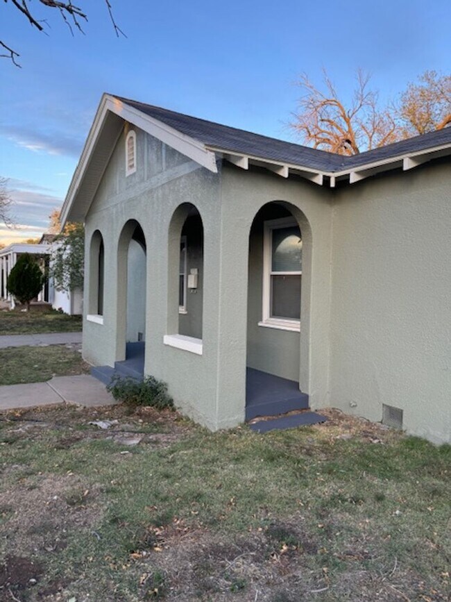 3807 S Polk St in Amarillo, TX - Building Photo - Building Photo