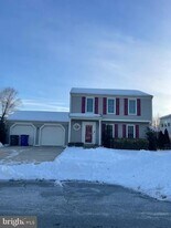 404 Navaho Dr in Frederick, MD - Building Photo