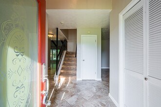 10422 Gulfstream Ln in Sugar Land, TX - Building Photo - Building Photo