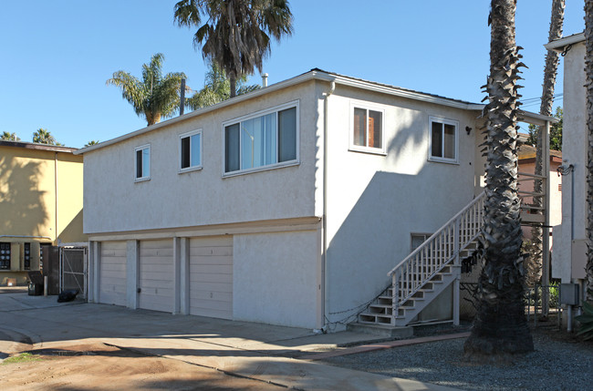 2103 Worden St in San Diego, CA - Building Photo - Building Photo