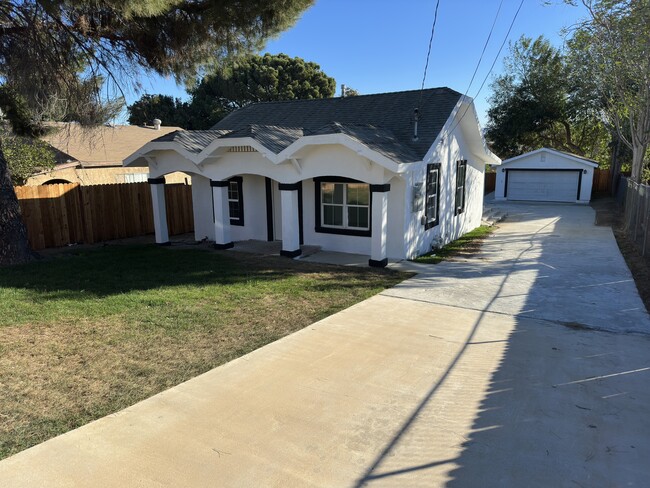 6070 Fremont St in Riverside, CA - Foto de edificio - Building Photo