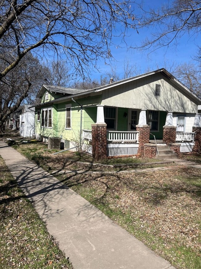 601 N High St in Newton, KS - Building Photo - Building Photo