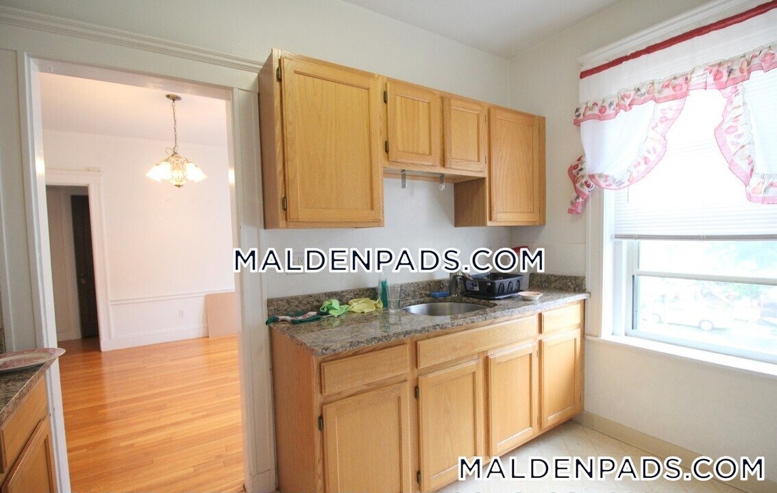 88 Maple St in Malden, MA - Building Photo