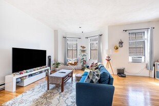 102 E Brookline St, Unit 3 Apartamentos