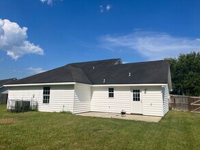 195 Parish Loop in Hinesville, GA - Building Photo - Building Photo