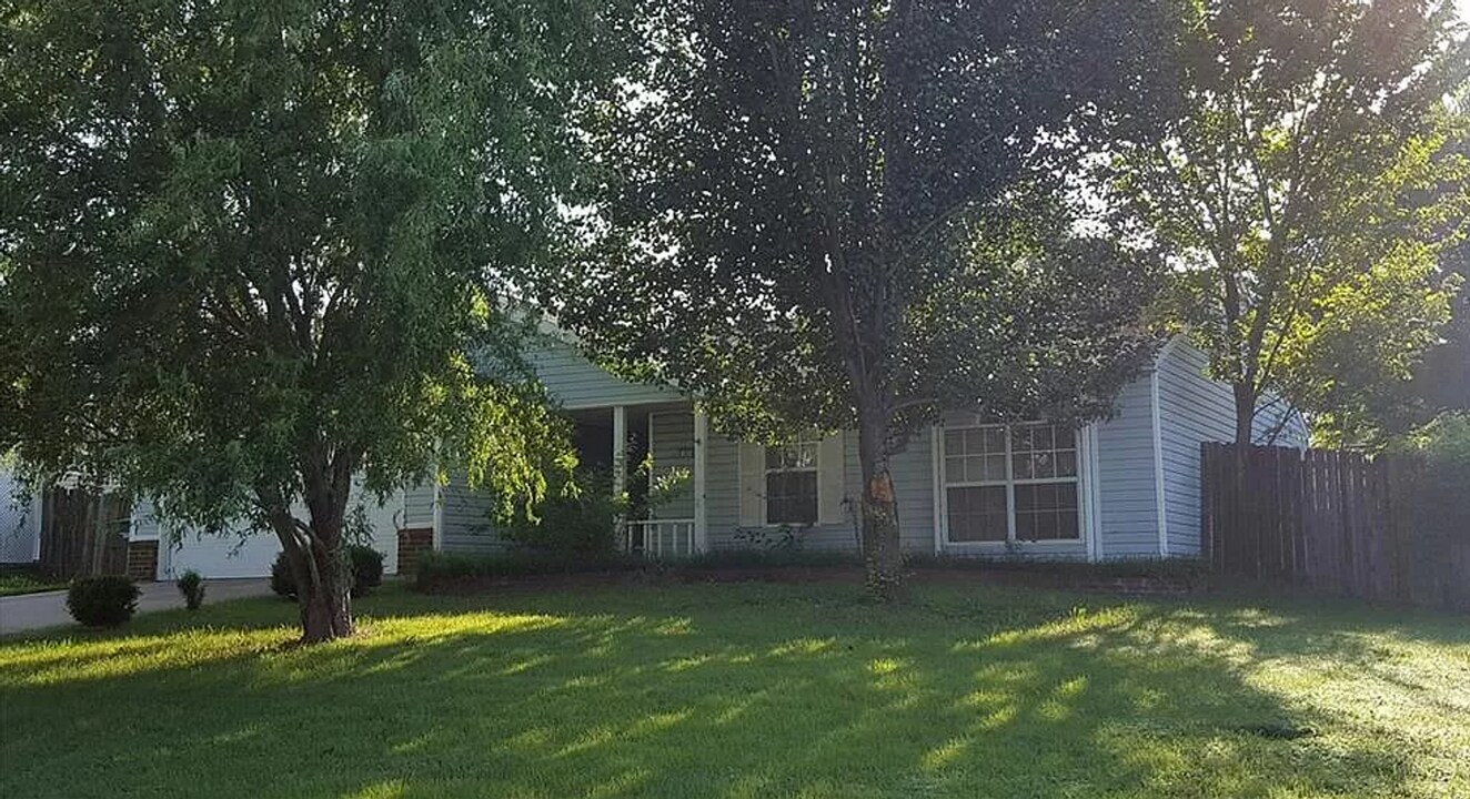 1474 Timberline Dr in Fayetteville, AR - Building Photo