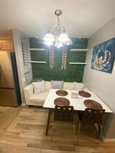 5404 Balboa Arms Dr, Unit 355 in San Diego, CA - Building Photo - Building Photo