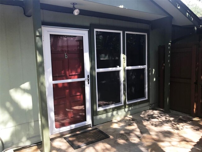 816 Ramble Ln in Austin, TX - Building Photo - Building Photo