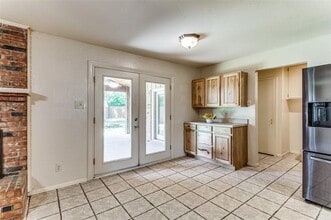 1119 W Westhill Dr in Cleburne, TX - Building Photo - Building Photo