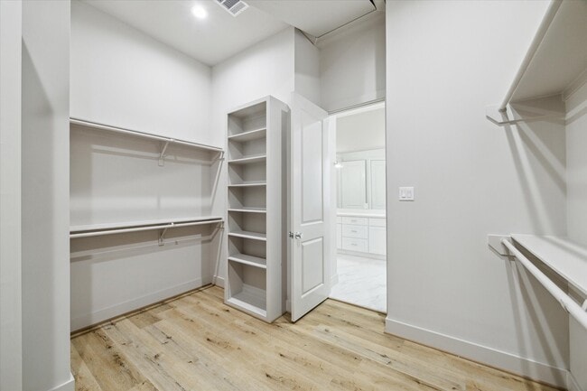 property at 5233 Hillman St