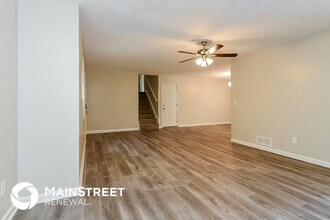 8050 Sumit Wood Dr NW in Kennesaw, GA - Building Photo - Building Photo