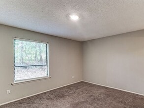 Quail Hollow Apartments in West Columbia, SC - Building Photo - Building Photo