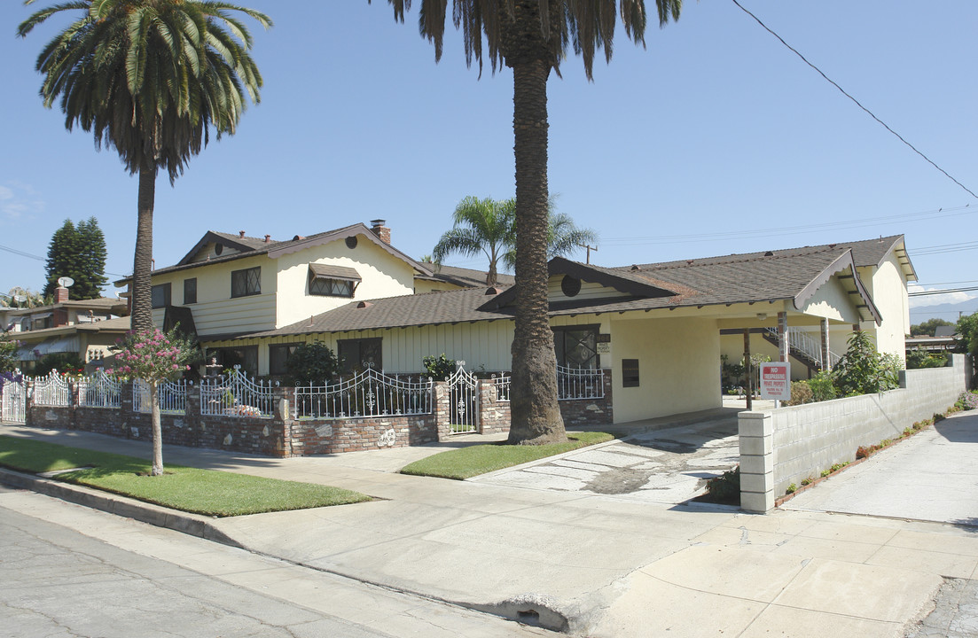 904 N 1st St in Alhambra, CA - Foto de edificio