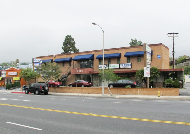 3037 Foothill Blvd in La Crescenta, CA - Building Photo - Building Photo