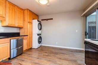 768 Calderon Ave in Mountain View, CA - Building Photo - Building Photo