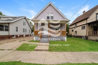 2140 N Maryland Ave in Peoria, IL - Building Photo - Building Photo