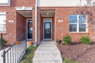 1006 Gateway Commons Cir in Wake Forest, NC - Building Photo - Building Photo