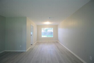 3323 Hidden Creek Dr in Sugar Land, TX - Building Photo - Building Photo