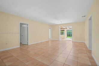8115 SW 63rd Pl in Miami, FL - Building Photo - Building Photo