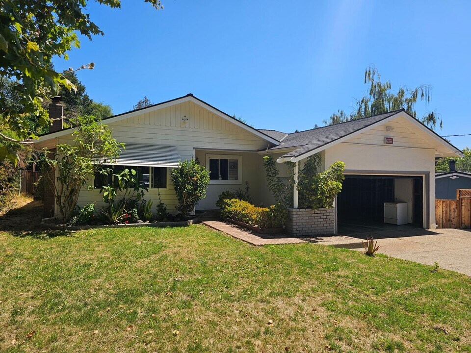 18426 Joseph Dr in Castro Valley, CA - Building Photo