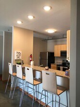 219 E 7th in Bloomington, IN - Foto de edificio - Building Photo