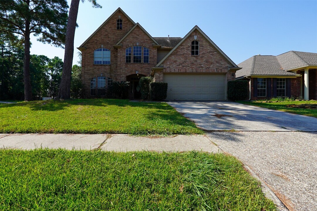 2403 Blue Shadow Dr in Spring, TX - Building Photo