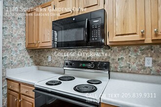 1380 Southern Gardens Dr in Tuscaloosa, AL - Building Photo - Building Photo