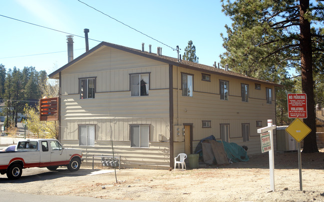 40642 Beaver Ln in Big Bear Lake, CA - Building Photo - Building Photo