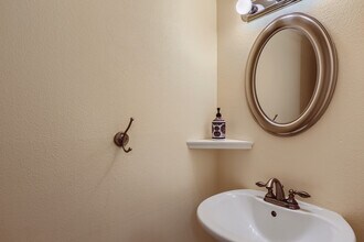 8476 E Chaparral Rd in Scottsdale, AZ - Building Photo - Building Photo