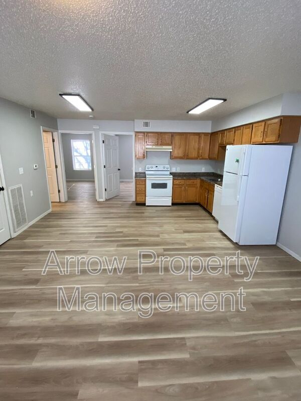 1013 14th St in Wamego, KS - Building Photo - Building Photo