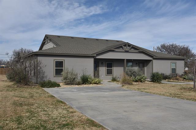 101 Capps St in Rio Vista, TX - Building Photo - Building Photo