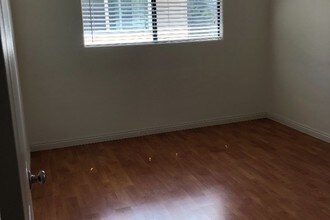 5937 1/2 Buffalo Ave, Unit 5937 in Los Angeles, CA - Building Photo - Building Photo
