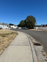 8276 24th St in White City, OR - Building Photo - Building Photo