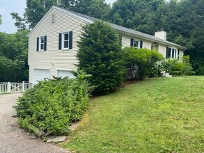 161 Sleeping Giant Dr in Hamden, CT - Building Photo - Building Photo