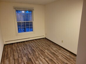 938 Westbrooke Way, Unit 7 in Hopkins, MN - Building Photo - Building Photo