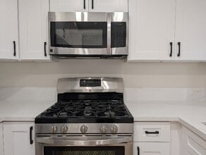 47 Wellesley in Irvine, CA - Building Photo - Building Photo