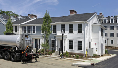 Westwood in Stamford, CT - Foto de edificio - Building Photo